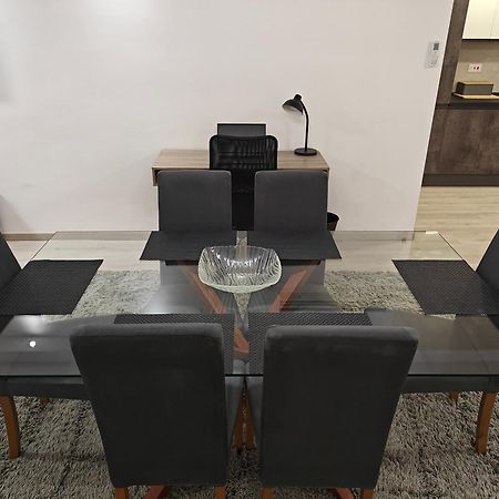 Modern Apartment With Large Outdoor Area - Sleeps 7, Close To Malta International Airport Luqa Exteriör bild