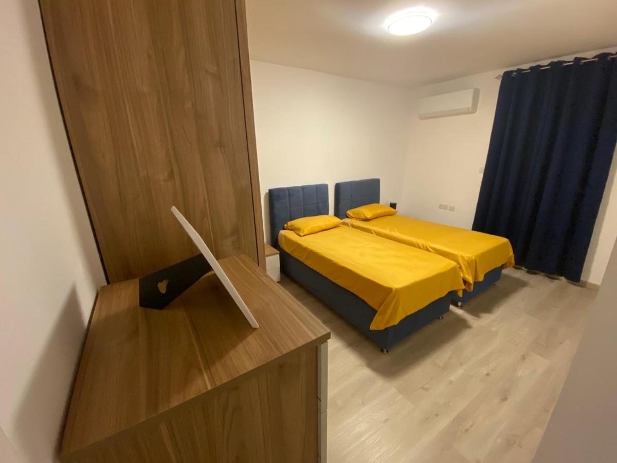 Modern Apartment With Large Outdoor Area - Sleeps 7, Close To Malta International Airport Luqa Exteriör bild