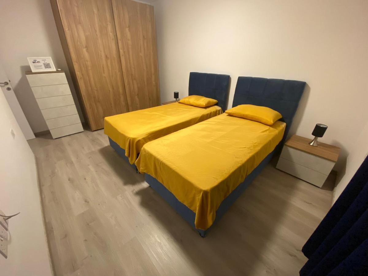 Modern Apartment With Large Outdoor Area - Sleeps 7, Close To Malta International Airport Luqa Exteriör bild