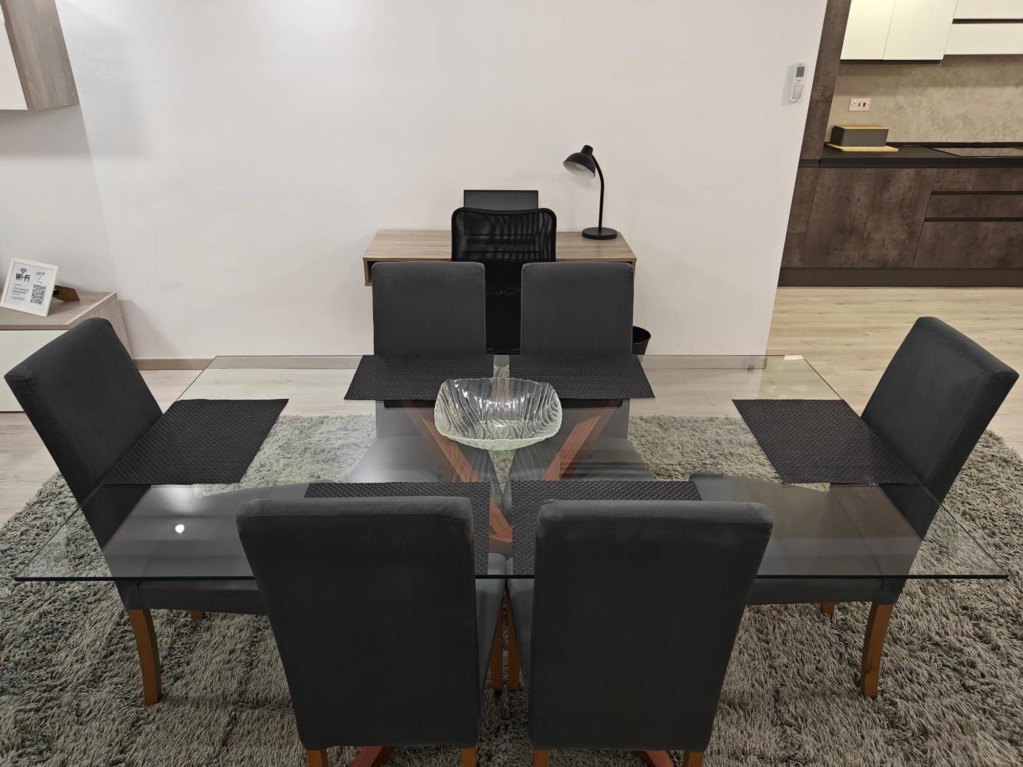 Modern Apartment With Large Outdoor Area - Sleeps 7, Close To Malta International Airport Luqa Exteriör bild